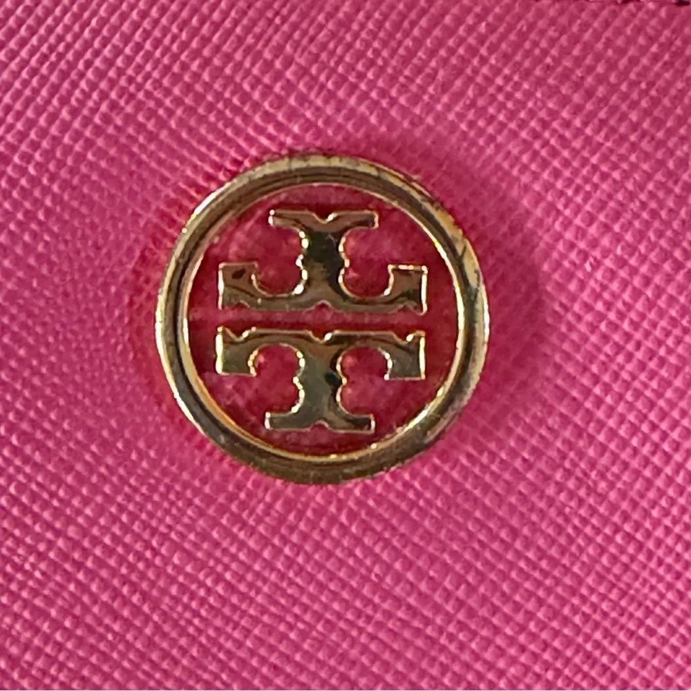 Tory Burch Robinson Pink Saffiano Leather zip around Continental Wallet